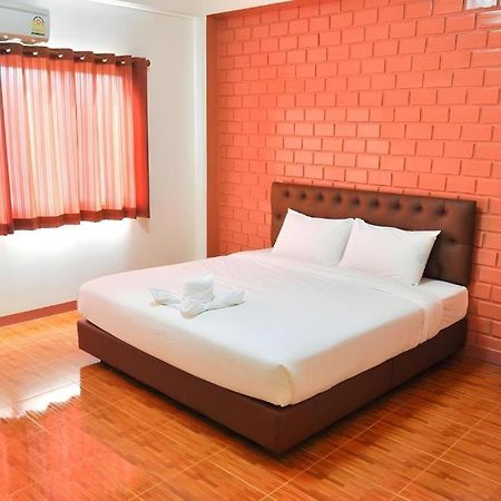Bussarakam Place Hotel Csanthaburi Kültér fotó