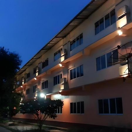 Bussarakam Place Hotel Csanthaburi Kültér fotó