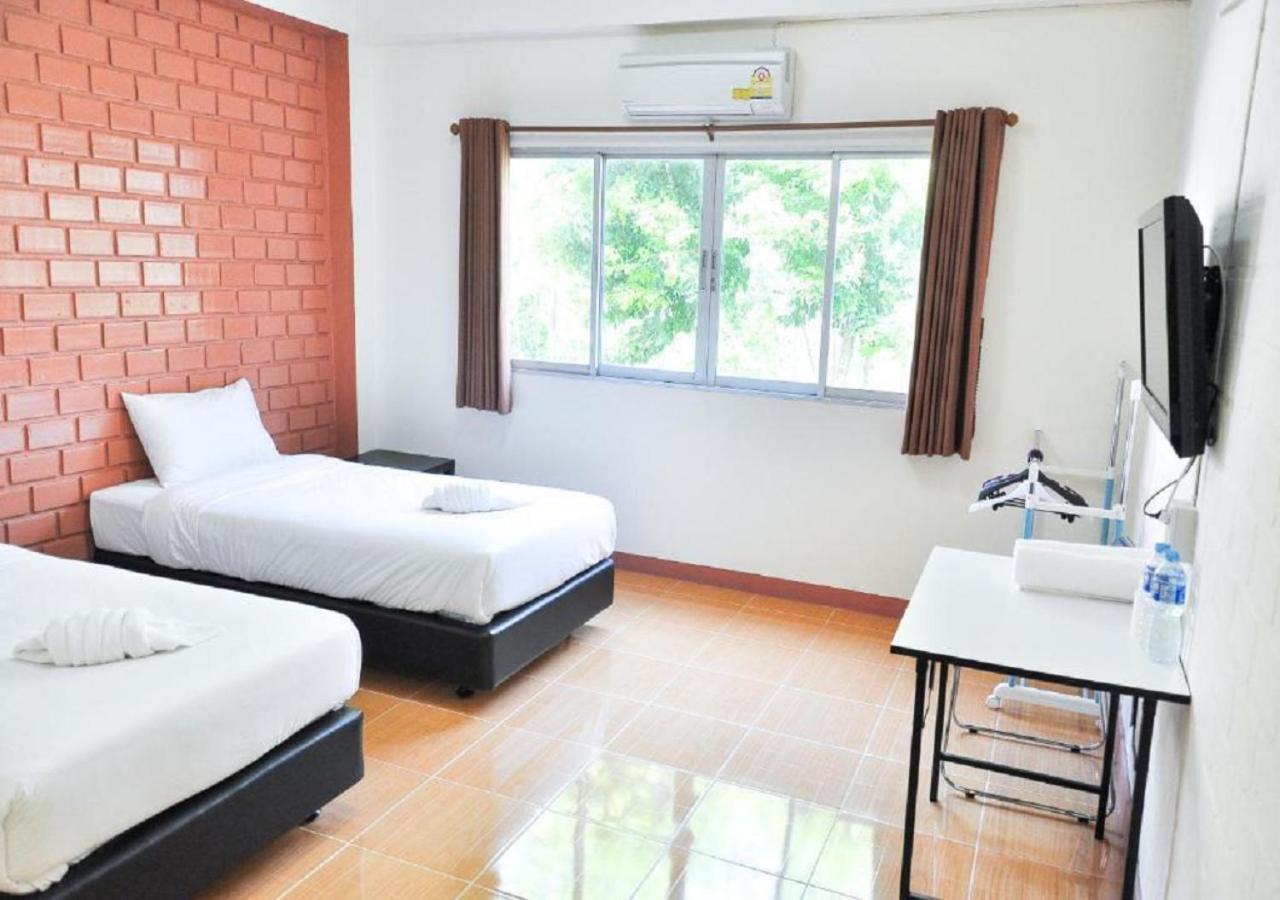 Bussarakam Place Hotel Csanthaburi Kültér fotó