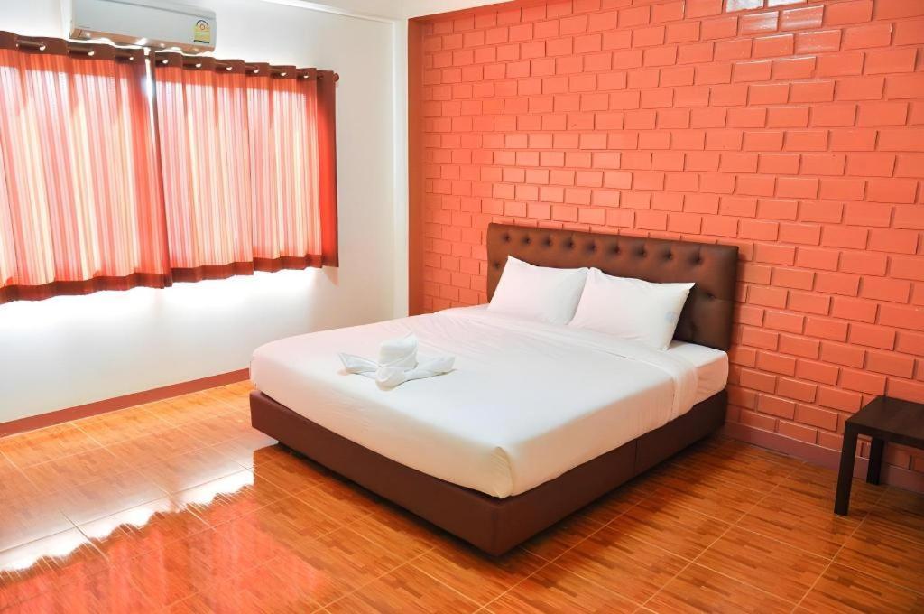 Bussarakam Place Hotel Csanthaburi Kültér fotó