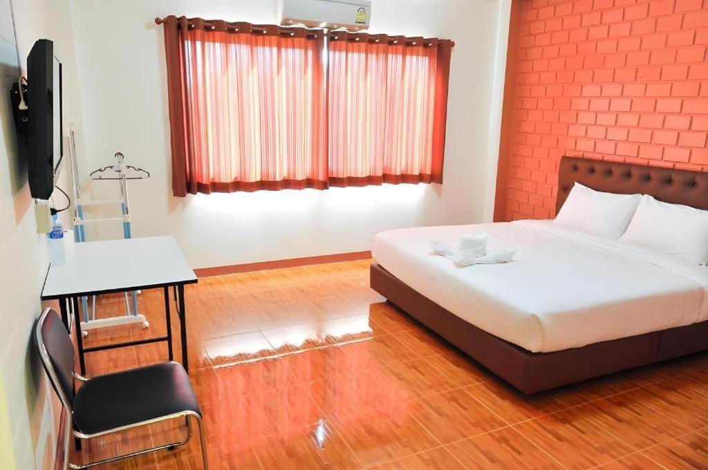 Bussarakam Place Hotel Csanthaburi Kültér fotó