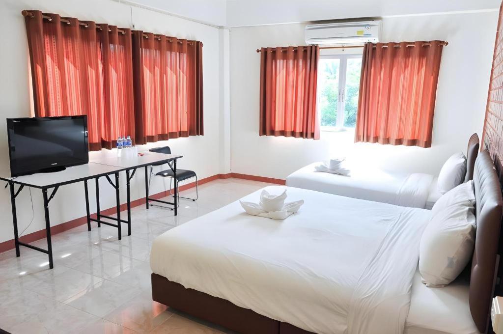 Bussarakam Place Hotel Csanthaburi Kültér fotó