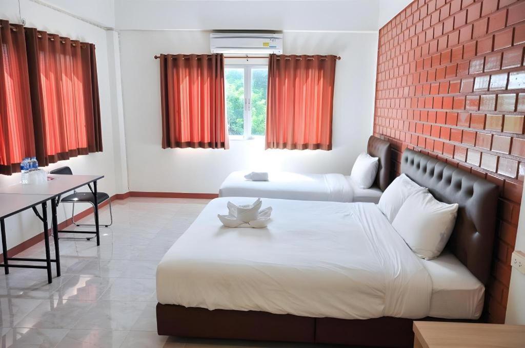 Bussarakam Place Hotel Csanthaburi Kültér fotó
