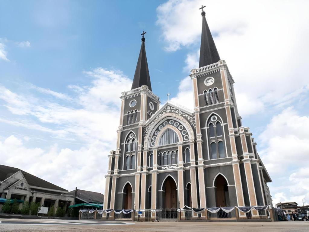 Bussarakam Place Hotel Csanthaburi Kültér fotó
