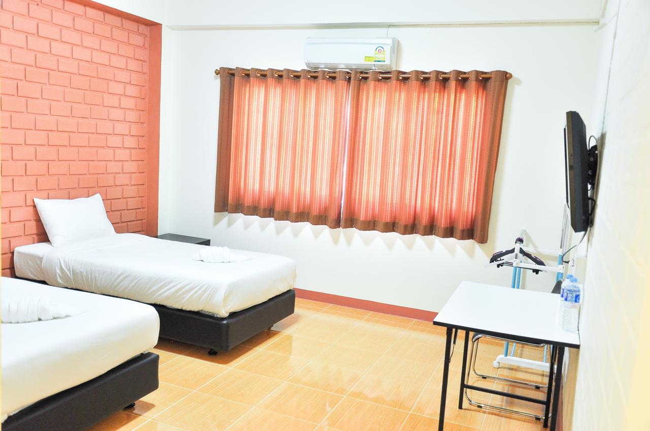 Bussarakam Place Hotel Csanthaburi Kültér fotó